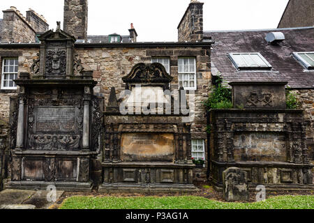 Greyfriars kirkyard, der Friedhof der Greyfriars Kirk oder greyfriars Church, Edinburgh Altstadt, Weltkulturerbe der UNESCO, Edinburgh Schottland Großbritannien Stockfoto