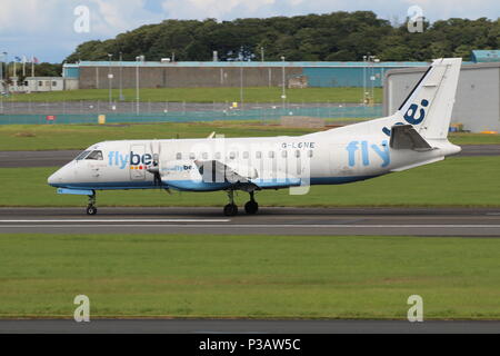 G-LGNE, einen Saab 340B von Loganair in Flybe Farben betrieben werden, während der Ausbildung am Internationalen Flughafen Prestwick, Ayrshire. Stockfoto