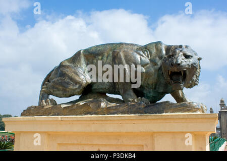 Detail im Garten von Mysore Palace, Mysore, Karnataka, Indien, Schwarz puma Stockfoto