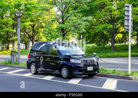 TOKYO, Japan - 20. APRIL 2018: Neues Modell der japanischen Taxi genannt JPN Taxi bereitet sich auf die Olympischen Tourismus Boom 2020 mit zugänglichen Kabinen und Internationale Stockfoto