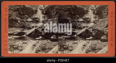 . Die Bastion Fallen, Kauterskill Glen, in der Nähe der Laurel House. Abdeckung: [1863?-1880?]. Quelle Impressum: New York: E&HT Anthony, [1863?-1880?]. Digitale Element veröffentlicht 4-27 2006; 2-11-2009 aktualisiert. 301 Die Bastion Fallen, Kauterskill Glen, in der Nähe der Laurel House, von E.&amp; HT Anthony (Hart) Stockfoto