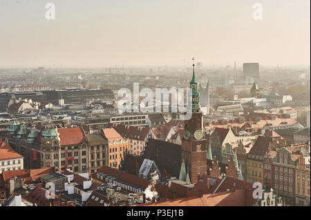 Kirchturm und die Altstadt in Breslau Stockfoto