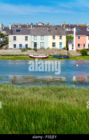 Das Dorf Aberffraw auf der Afon Ffraw an der Westküste der Insel Anglesey, Wales, Großbritannien Stockfoto