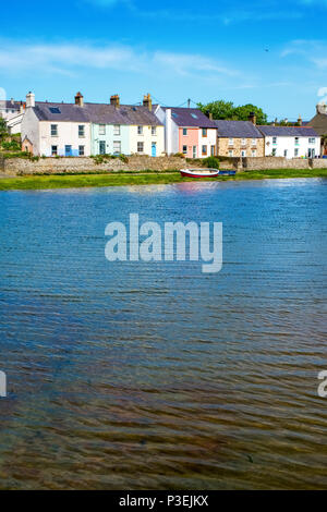 Das Dorf Aberffraw auf der Afon Ffraw an der Westküste der Insel Anglesey, Wales, Großbritannien Stockfoto