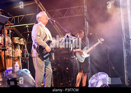 Squeeze rock Badewanne. England - Pub im Park Festival, Juni 2018 Stockfoto