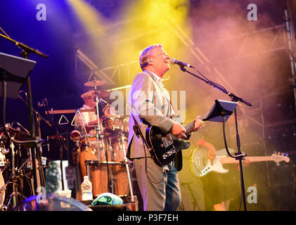 Squeeze rock Badewanne. England - Pub im Park Festival, Juni 2018 Stockfoto