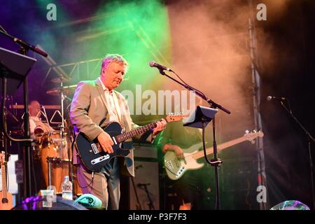 Squeeze rock Badewanne. England - Pub im Park Festival, Juni 2018 Stockfoto