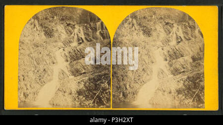 . Blick auf die Kaskade 125 Fuß hoch, 1-4 Meilen bis in die Bucht, direkt an der Mündung des Tunnels am östlichen Ende der Abdeckung: 1865?-1885. Quelle Impressum: 1865?-1885. Digitale Element veröffentlicht 8-31 2005; 2-12-2009 aktualisiert. 365 Blick auf die Kaskade 125 Fuß hoch, 1-4 Meilen bis in die Bucht, direkt an der Mündung des Tunnel am östlichen Ende, durch George W. Moore 2. Stockfoto