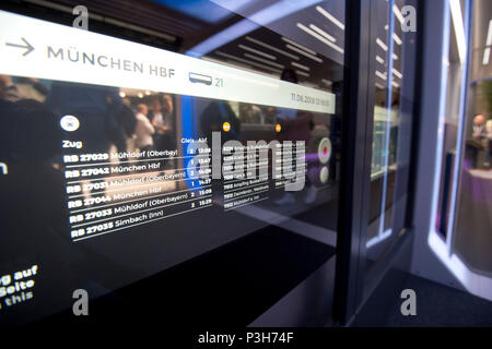 Hannover, Deutschland. 11 Juni, 2018. Zug der Zukunft, Deutsche Bahn, DB, Blick in den Motorraum, Internationale CeBIT in Hannover Messe, am 11.06.2018. | Verwendung der weltweiten Kredit: dpa/Alamy leben Nachrichten Stockfoto