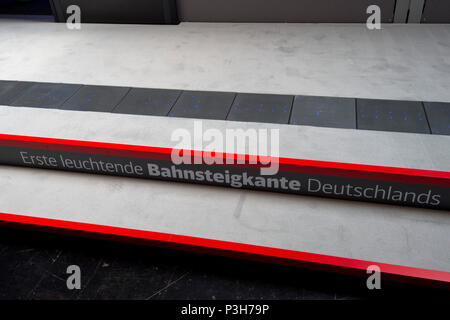Hannover, Deutschland. 11 Juni, 2018. Brillante Plattform Kante, Zug der Zukunft, Deutsche Bahn, DB, Internationale CeBIT in Hannover Messe, am 11.06.2018. | Verwendung der weltweiten Kredit: dpa/Alamy leben Nachrichten Stockfoto