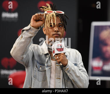 *** Foto *** XXXTentacion Erschossen in Miami, Fort Lauderdale, FL - 26. Mai: Xxxtentacion visits iHeart Radiosender 103.5 der Beat am 26. Mai 2017 in Fort Lauderdale, Florida. Quelle: MPI04/MediaPunch Stockfoto