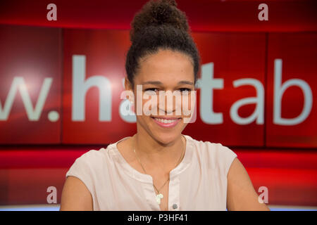 Köln, Deutschland. 18 Juni, 2018. Celia SASIC, CÀ © lia Å‡aÅ¡iA, ehemaliger nationaler Fußballspieler; DFB-integration Botschafter, Porträt, portrÃ t, Porträt, 7/8-Einzelbild, einzigen Motiv, "hart aber fair", TV-Show, Talkshow, Thema: "Der Ball rollt, ist immer noch alles drin: Viel Spaß mit der WM in Russland?", 18.06.2018, | Nutzung der weltweiten Kredit: dpa/Alamy leben Nachrichten Stockfoto