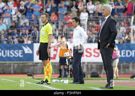 Akira Nishino (JPN), Vladimir Petkovic (SUI), internationalen Freundschaftsspiel zwischen der Schweiz 2-0 Japan im Stadio di Cornaredo in Lugano, Schweiz, 8. Juni 2018. (Foto von Lba) Stockfoto