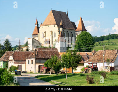 Birthälm ist einer der wichtigsten sächsischen Dörfer mit Kirchenburgen in Siebenbürgen, auf die Liste der UNESCO-Welterbestätten si. Stockfoto