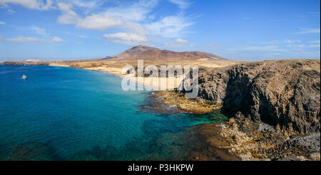 Schöne Landschaft des berühmten Papagayo Beach auf der Insel Lanzarote, Kanaren, Spanien. Reiseland. Natur Hintergrund Stockfoto