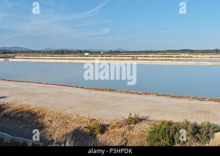 Sallt Verdunstung Teich in Ludo. Algarve, Portugal Stockfoto