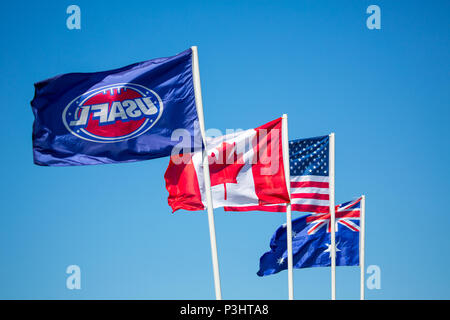 Austin, Texas/USA - Oktober 19, 2014: in den Vereinigten Staaten der Australian Football League Meisterschaft in Austin, Texas. Fahnen wehen. Stockfoto