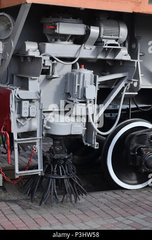 Foto der Räder der russischen Eisenbahn technische Unterstützung Zug Stockfoto