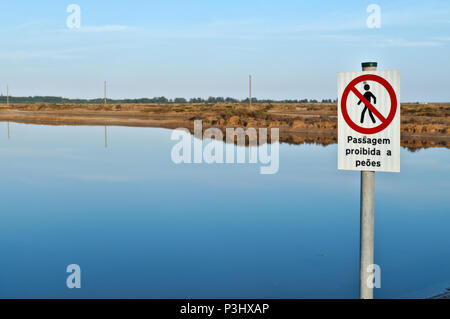 Sallt Verdunstung Teich in Ludo. Algarve, Portugal Stockfoto