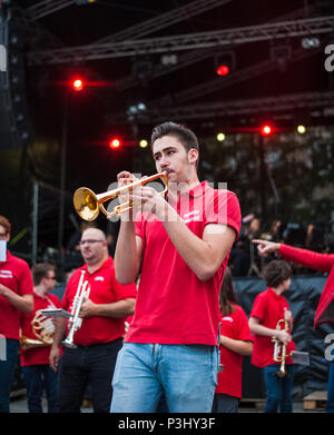 Junge Musiker mit Trompete Leistung bei Music Festival (Fete de la Musique), Luxemburg Stockfoto