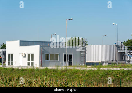 Kleine lokale Kläranlage Stockfoto