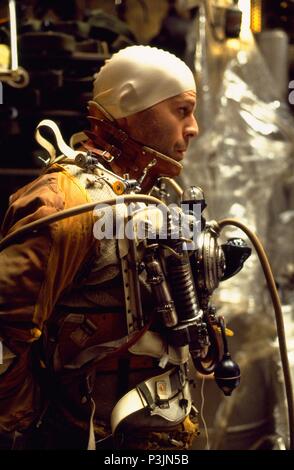 Original Film Titel: Twelve Monkeys. Englischer Titel: Twelve Monkeys. Regisseur: TERRY GILLIAM. Jahr: 1995. Stars: Bruce Willis. Credit: TRISTAR BILDER / Album Stockfoto