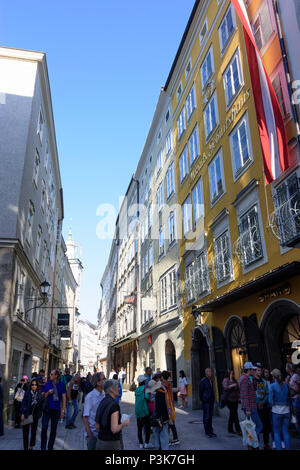 Salzburg: Mozarts Geburtshaus in der Getreidegasse 9 in Österreich, Salzburg, Stockfoto