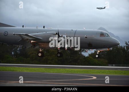 MARINE CORPS BASE HAWAII (6. Juli 2016) Die Royal New Zealand Air Force P-3K2 Orion Flugzeuge von 5 Squadron (rnzaf Base Auckland) landet auf Marine Corps Base Hawaii, Kaneohe Bay, Oahu. Die P-3K2 bietet Airborne Überwachung der Neuseeländischen Ausschließliche Wirtschaftszone, Pazifik und der südliche Ozean einschließlich der Antarktis. RIMPAC sehen zwei P-3K2 Betriebssystem aus MCBH während der gesamten Übung ihre Fähigkeiten verbessern, um gemeinsam mit den anderen teilnehmenden Nationen. 26 Nationen, mehr als 40 Schiffe und u-Boote, mehr als 200 Flugzeugen und 25.000 Mitarbeiter sind Parti Stockfoto