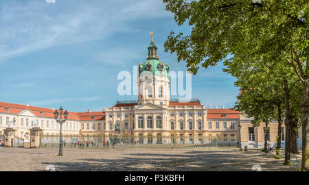 Eingang zum Schloss Charlottenburg, Berlin, Deutschland Stockfoto