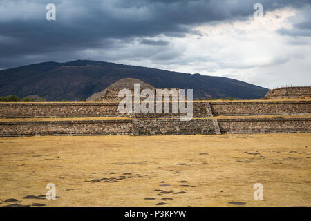 Alte aztek Pyramiden in Teotihucan Stockfoto