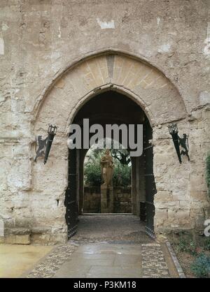 ALCAZAR - PUERTA DE LOS LEONES (Fernando III). Lage: ALCAZAR, CORDOBA, Spanien. Stockfoto