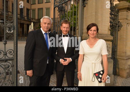 DRESDEN, Deutschland - Juni 08, 2018: Klaus Wowereit, Ministerpräsident von Sachsen, Michael Kretschmer und sein Partner Annett Hofmann Stockfoto