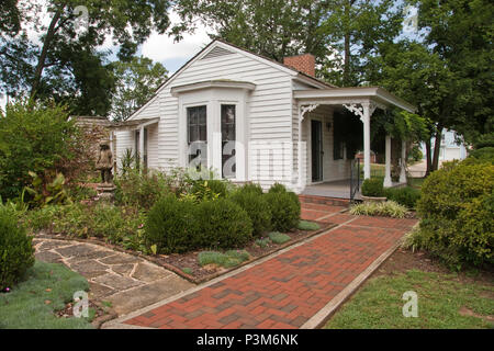 Cottage, wo Anne Sullivan Helen Keller Zeichensprache gelehrt, im Ivy Grün, Geburts- und Elternhaus von Helen Keller, in Tuscumbia, Alabama. Stockfoto