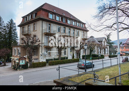 Badenweiler, Deutschland - Dezember 24, 2017: Straße Atmosphäre im Zentrum der Stadt Leer im Winter Stockfoto