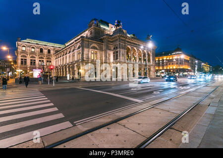 Wiener Staatsoper in der Nacht, Wien, Österreich Stockfoto