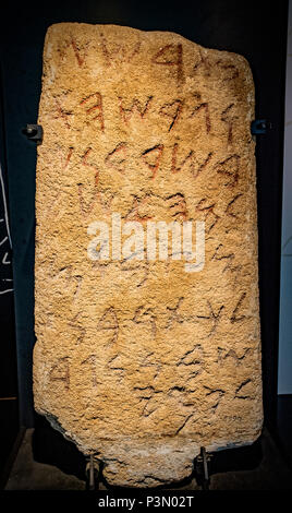 Italien Sardinien Cagliari Nationale Archäologische Museum Stele von Phönizischen punischen Nora Stockfoto