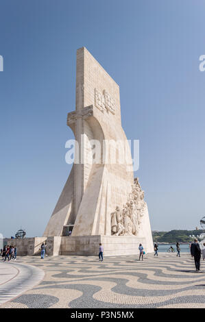 Lissabon, Portugal - 25 April 2018: "padrão dos Descobrimentos" Denkmal zu Ehren der großen Entdeckungen der neuen Länder durch den portugiesischen Seefahrer Stockfoto