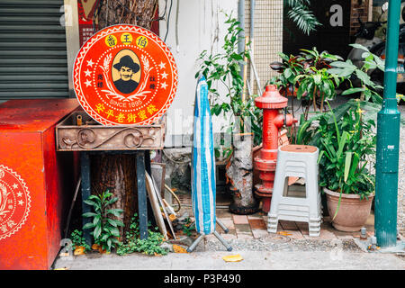 Tainan, Taiwan - 9. Mai 2018: Fuzhong Straße ist die berühmte Einkaufsstraße Stockfoto