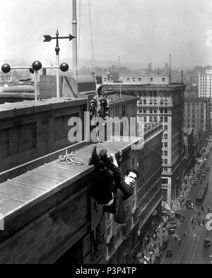 Original Film Titel: Sicherheit. Englischer Titel: Sicherheit. Regisseur: FRED NEWMEYER. Jahr: 1923. Stars: Harold Lloyd. Credit: HAL ROACH/PATHE EXCHANGE/Album Stockfoto