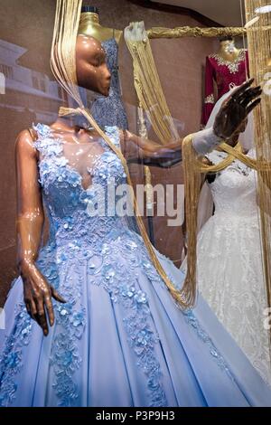 ISTANBUL, Türkei - 25. Mai: Hochzeit Kleid für den Verkauf in den Großen Basar in Istanbul Türkei am 25. Mai 2018 Stockfoto