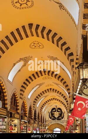 ISTANBUL, Türkei - 25. Mai: verzierten Decke des Spice Bazaar in Istanbul Türkei am 25. Mai 2018 Stockfoto