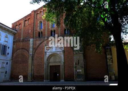 Fassade aus Backstein gebaut San Francesco Kirche, Pavia, Lombardei, Italien Stockfoto