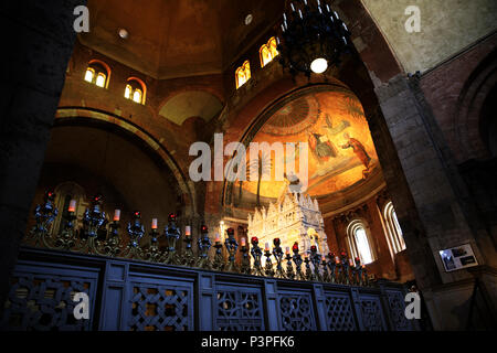 San Francesco Kirche innen, Pavia, Lombardei, Italien Stockfoto