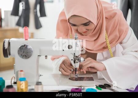 Junge muslimische Mode Designer Stockfoto