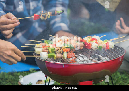 Grill Wurst und Spieße Stockfoto