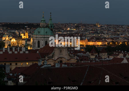 Blick auf die Stadt Prag von der Prager Burg Stockfoto