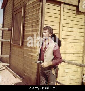 Original Film Titel: LOS PISTOLEROS DE ARIZONA. Englischer Titel: fünf tausend Dollar auf ein Ass. Regisseur: ALFONSO BALCAZAR. Jahr: 1965. Credit: BALCAZAR P.C. /Album Stockfoto