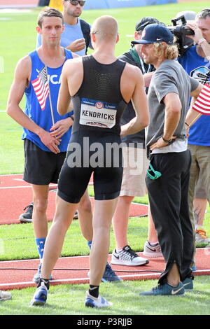 Das Stabhochsprung-Team besteht aus dem 2. Lieutenant Sam Kendricks, dem 1. Lieutenant Cale Simmons der Air Force und Logan Cunningham. Die Athleten nahmen vom 1. Bis 10. Juli 2016 an den United States Olympic Team Track and Field Trials in Eugene (Oregon) teil. Simmons fuhr 5,65 Meter (18 Fuß, 6 1/2 Zoll), wurde Zweiter und qualifizierte sich für das US-olympische Stabhochsprung-Team. Das Team besteht aus Militärmitgliedern, die die Army Reserve und das Air Force WCAP-Programm repräsentieren. Stockfoto