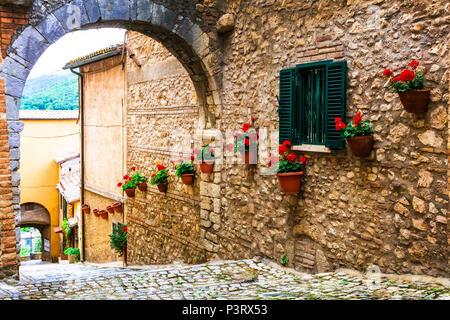 Alte Straßen der italienischen Dorf, Casperia, Rieti Provinz. Stockfoto