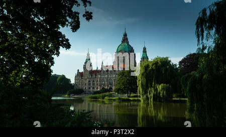 Neues Rathaus Hannover reflektieren, Wasser, Niedersachsen, Deutschland Stockfoto